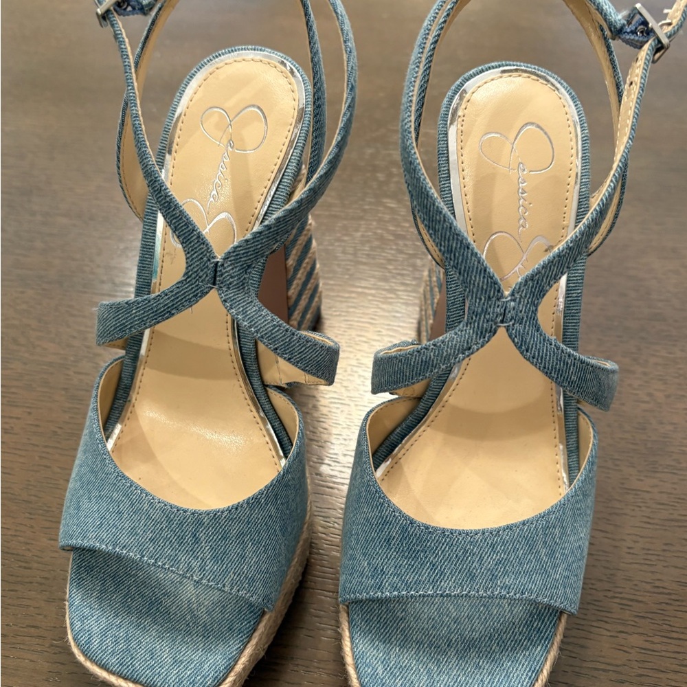 NEW- JESSICA SIMPSON DENIM PEEP-TOE HEELS. SIZE 6 1/2. - Picture 3 of 6